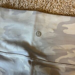 lululemon white camo 4” align shorts
